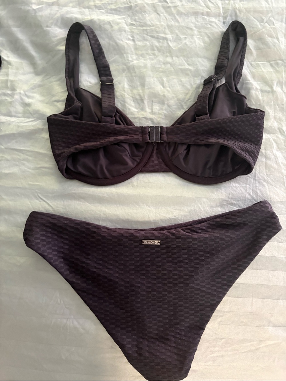 Vetchy Black Underwire Bikini Set - Picture 4 of 5